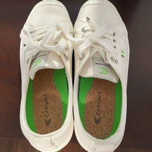 Cariuma Women’s Sneakers